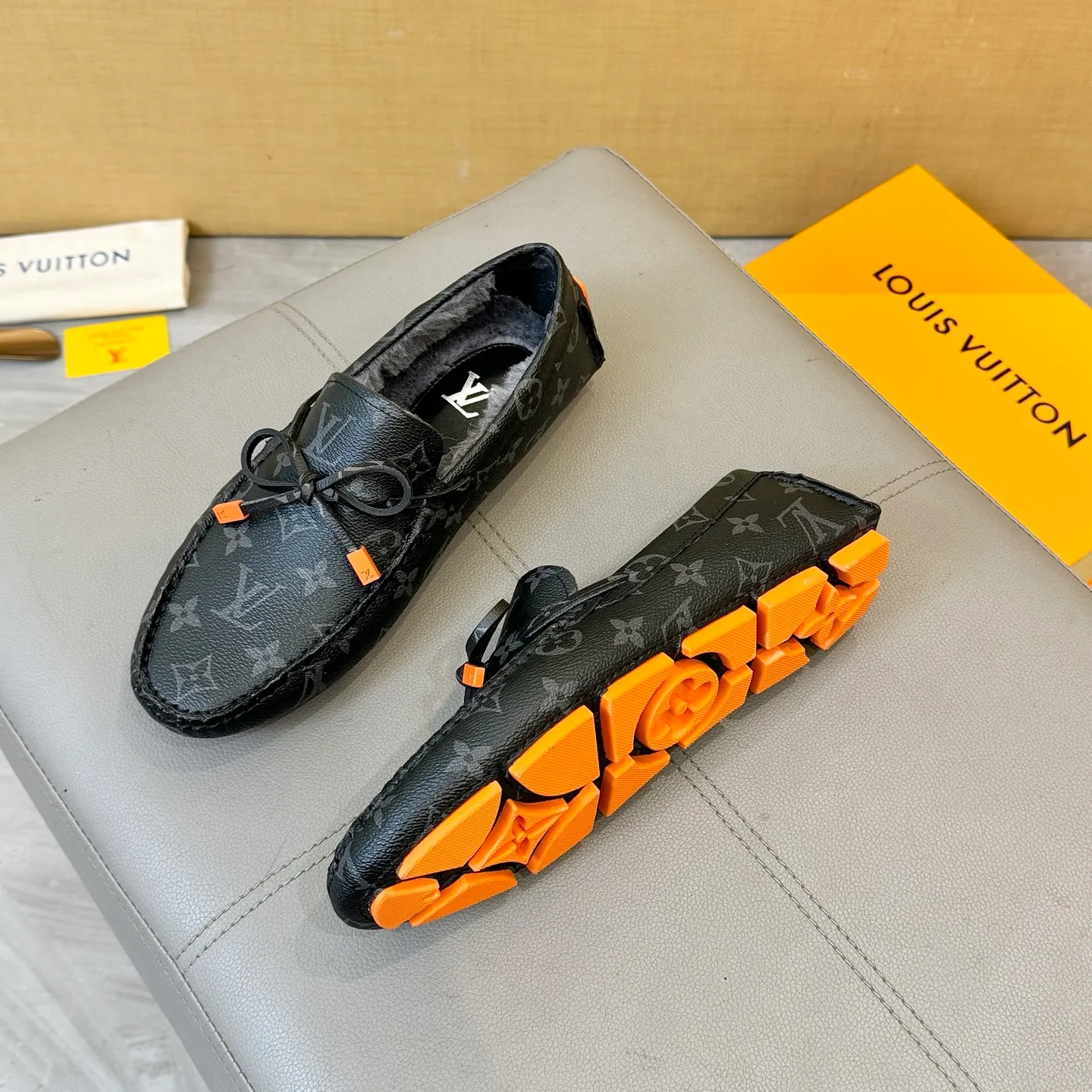 Factory price: 460💰 [LV] Autumn and winter style fur integrated 2025 men's beanie shoes (top version in the market) presbyopic leather ➕ real wool lining, original packaging. Size: 38-45